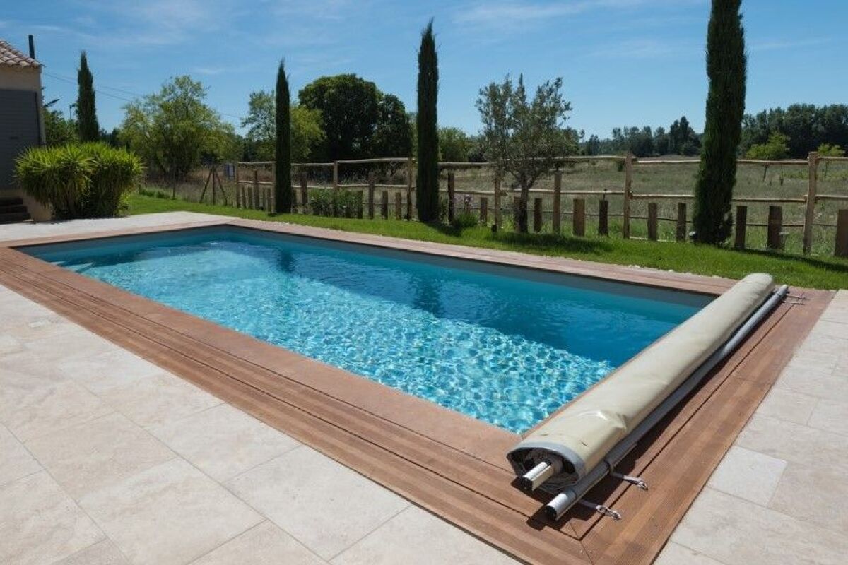 Découvrez les avantages d’une bâche de protection pour piscine !